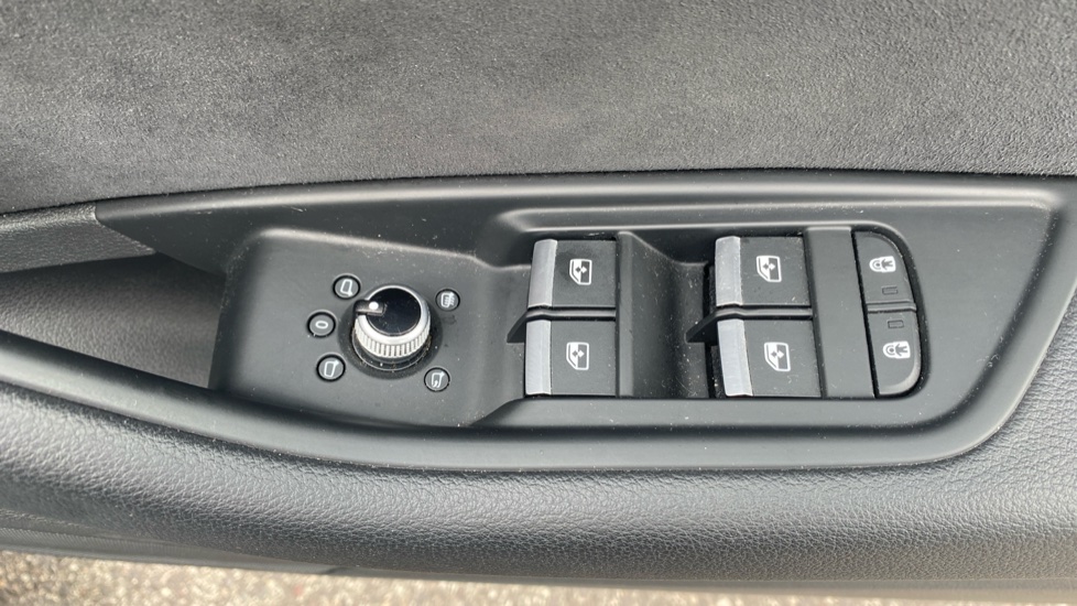 Audi A5 35 TDI S Line 5dr S Tronic [Tech Pack] Diesel Hatchback - Image 39