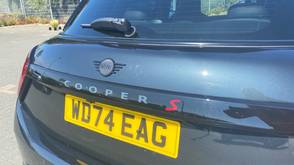 MINI Cooper 2.0 S Sport 5dr Auto Petrol Hatchback - Image 35