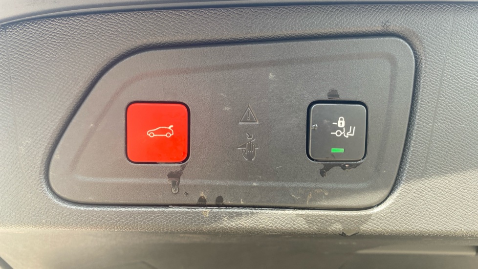 Citroen C5 Aircross 1.6 Plug-in Hybrid 225 Flair Plus 5dr e-EAT8 Hatchback - Image 31