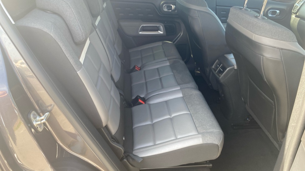 Citroen C5 Aircross 1.6 Plug-in Hybrid 225 Flair Plus 5dr e-EAT8 Hatchback - Image 32