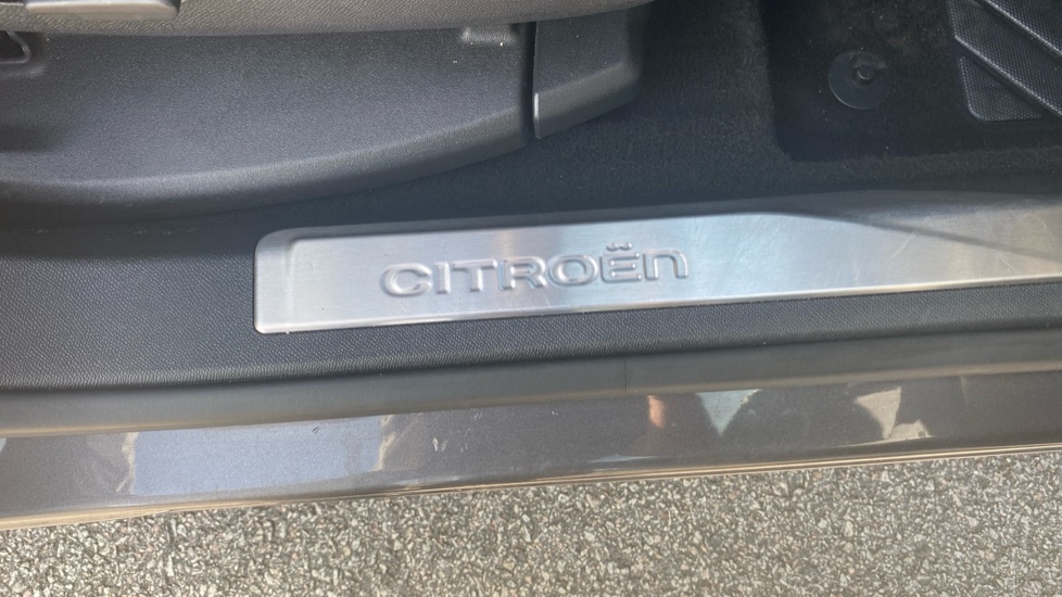 Citroen C5 Aircross 1.6 Plug-in Hybrid 225 Flair Plus 5dr e-EAT8 Hatchback - Image 37