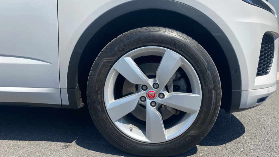 Jaguar E-Pace 2.0 R-Dynamic SE 5dr Auto Petrol Estate - Image 8