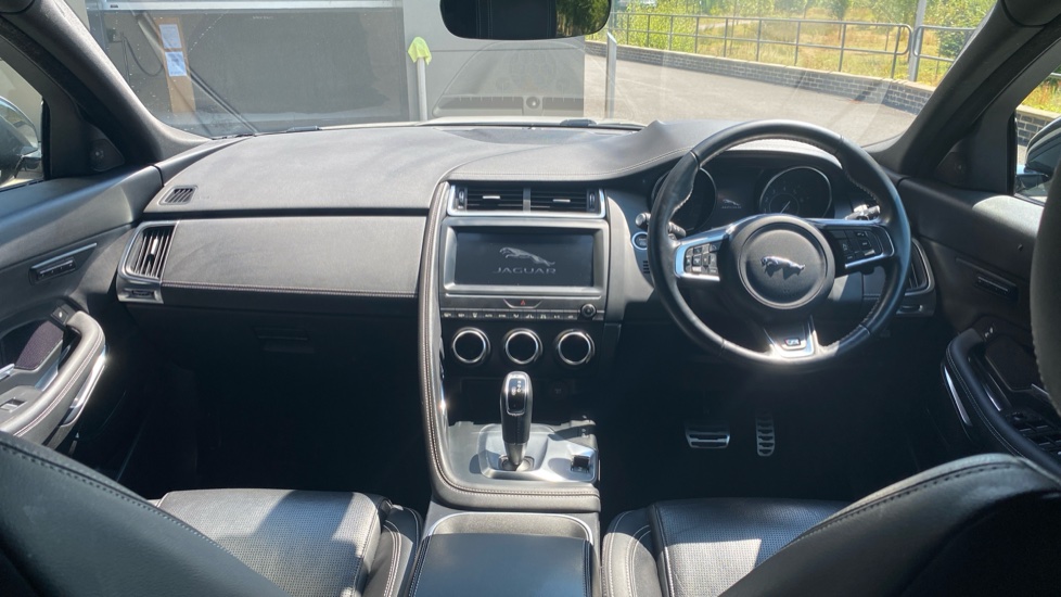 Jaguar E-Pace 2.0 R-Dynamic SE 5dr Auto Petrol Estate - Image 9
