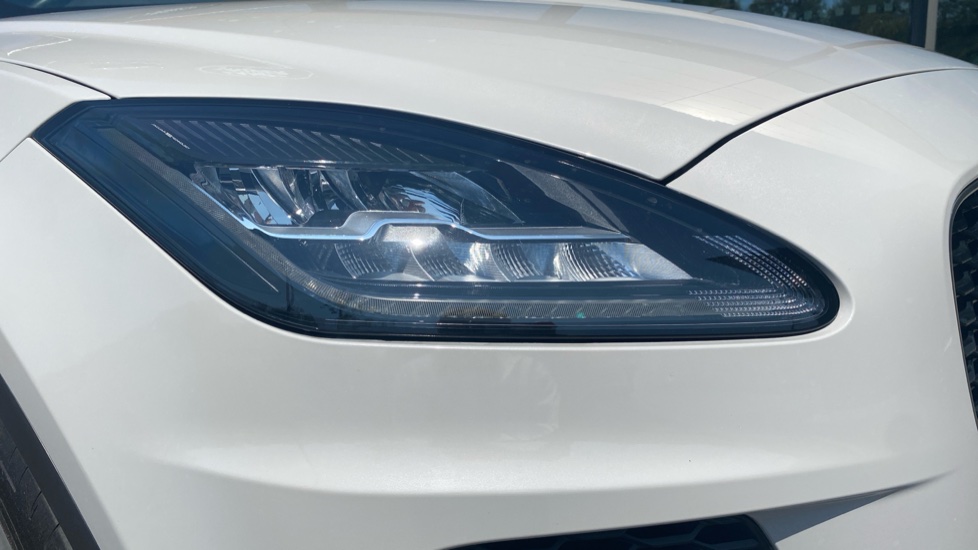Jaguar E-Pace 2.0 R-Dynamic SE 5dr Auto Petrol Estate - Image 17