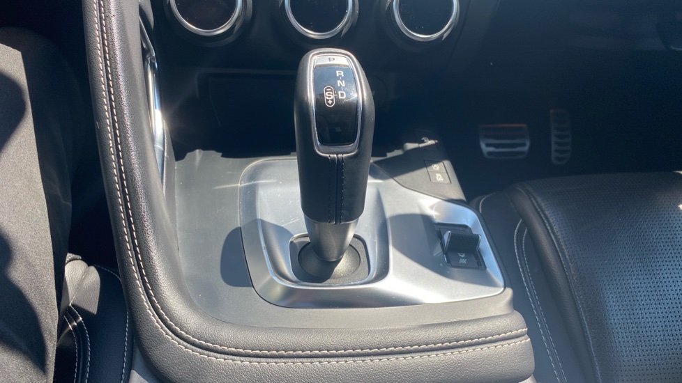 Jaguar E-Pace 2.0 R-Dynamic SE 5dr Auto Petrol Estate - Image 23