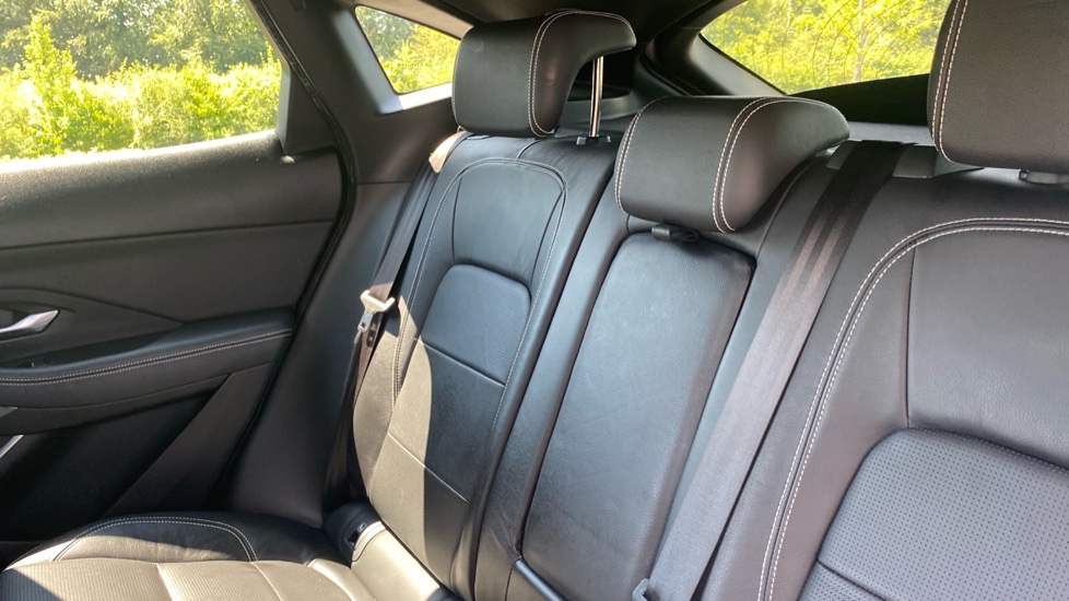 Jaguar E-Pace 2.0 R-Dynamic SE 5dr Auto Petrol Estate - Image 37