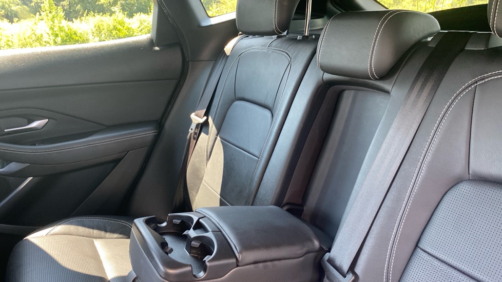 Jaguar E-Pace 2.0 R-Dynamic SE 5dr Auto Petrol Estate - Image 38
