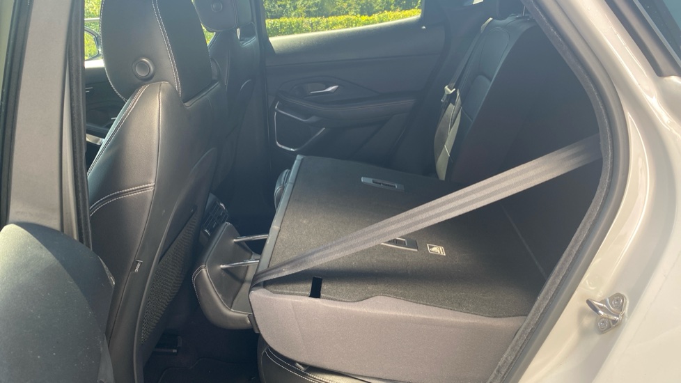 Jaguar E-Pace 2.0 R-Dynamic SE 5dr Auto Petrol Estate - Image 41