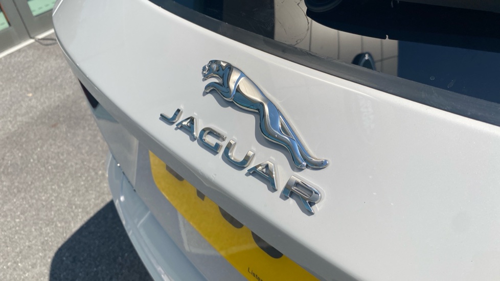 Jaguar E-Pace 2.0 R-Dynamic SE 5dr Auto Petrol Estate - Image 45