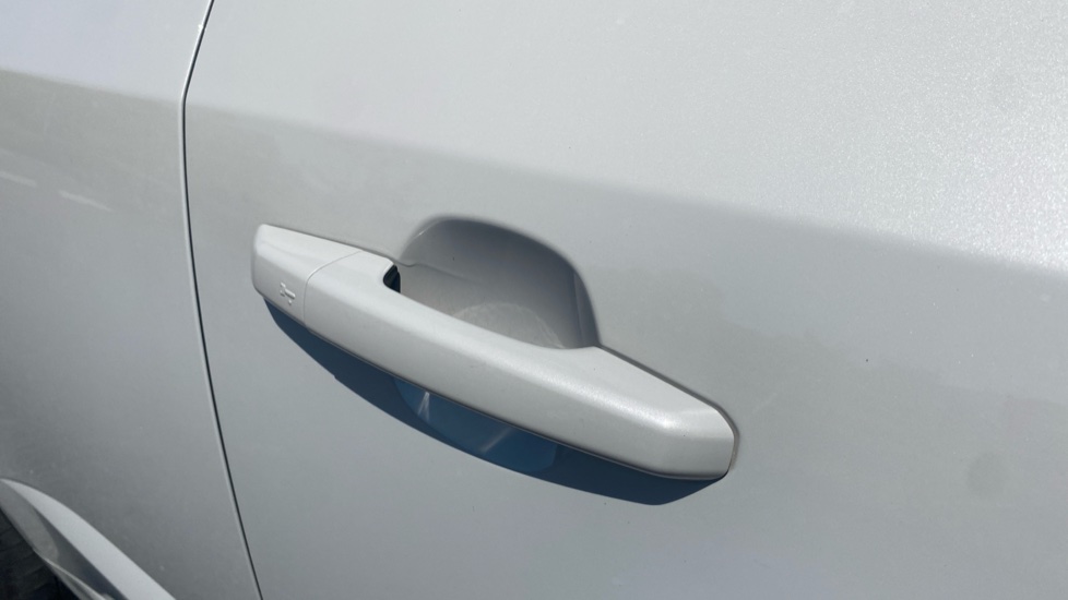 Jaguar E-Pace 2.0 R-Dynamic SE 5dr Auto Petrol Estate - Image 60