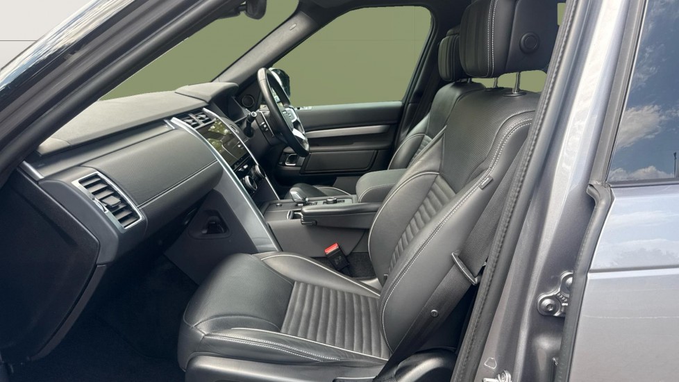 Land Rover Discovery 3.0 D300 R-Dynamic HSE 5dr Auto Diesel Station Wagon - Image 3