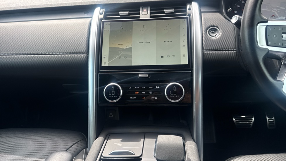 Land Rover Discovery 3.0 D300 R-Dynamic HSE 5dr Auto Diesel Station Wagon - Image 14