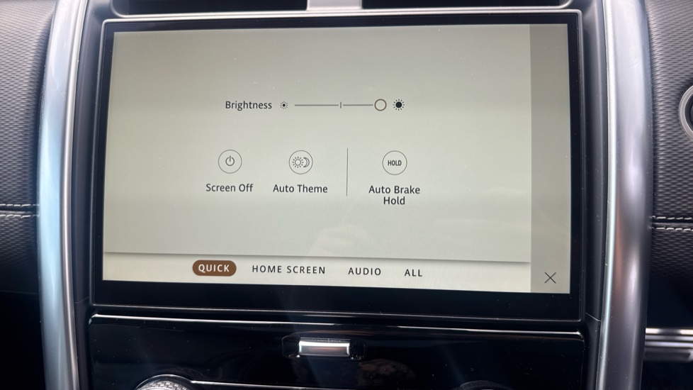 Land Rover Discovery 3.0 D300 R-Dynamic HSE 5dr Auto Diesel Station Wagon - Image 40