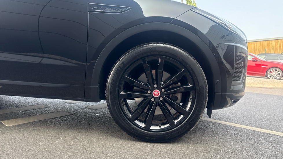 Jaguar E-Pace 2.0 D200 R-Dynamic SE 5dr Auto Diesel Estate - Image 8