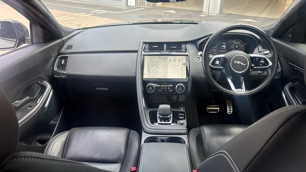 Jaguar E-Pace 2.0 D200 R-Dynamic SE 5dr Auto Diesel Estate - Image 9