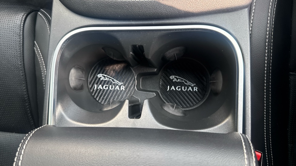 Jaguar E-Pace 2.0 D200 R-Dynamic SE 5dr Auto Diesel Estate - Image 33