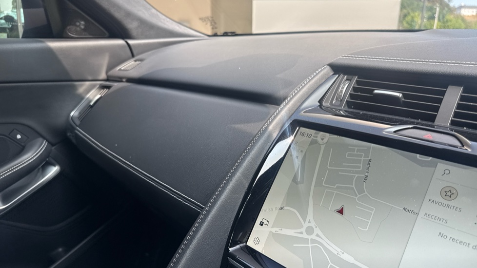 Jaguar E-Pace 2.0 D200 R-Dynamic SE 5dr Auto Diesel Estate - Image 45