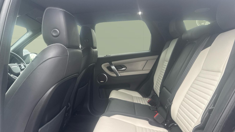 Land Rover Discovery Sport 2.0 D200 Dynamic HSE 5dr Auto [5 Seat] Diesel Station Wagon - Image 4