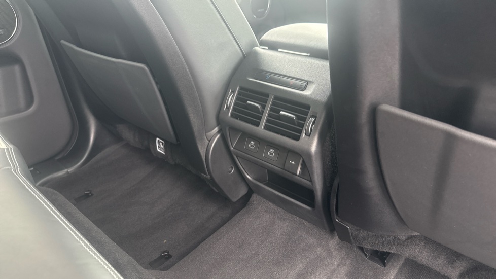 Land Rover Discovery Sport 2.0 D200 Dynamic HSE 5dr Auto [5 Seat] Diesel Station Wagon - Image 18