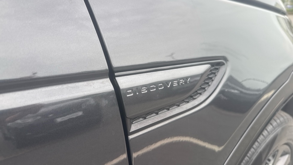 Land Rover Discovery Sport 2.0 D200 Dynamic HSE 5dr Auto [5 Seat] Diesel Station Wagon - Image 20