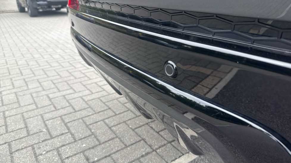 Land Rover Discovery Sport 2.0 D200 Dynamic HSE 5dr Auto [5 Seat] Diesel Station Wagon - Image 29