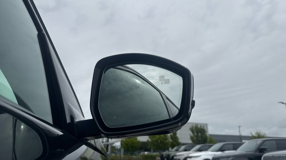 Land Rover Discovery Sport 2.0 D200 Dynamic HSE 5dr Auto [5 Seat] Diesel Station Wagon - Image 32