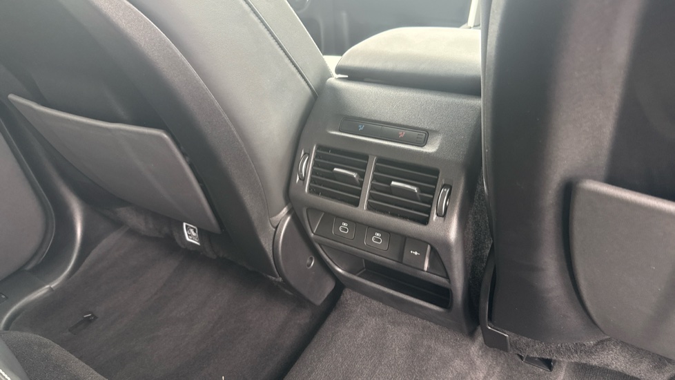 Land Rover Discovery Sport 2.0 D200 Dynamic HSE 5dr Auto [5 Seat] Diesel Station Wagon - Image 43