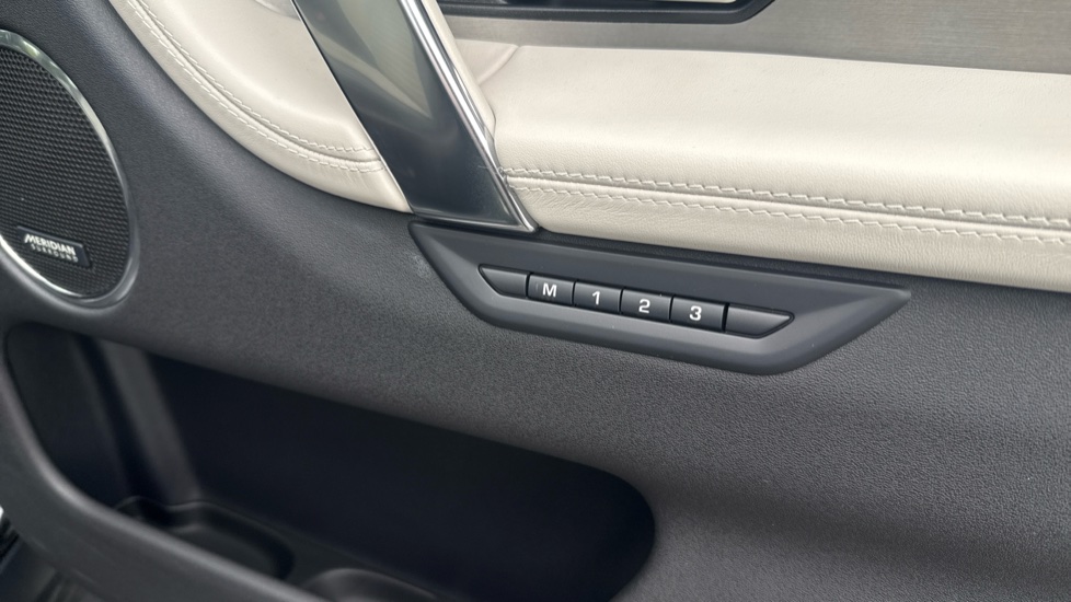 Land Rover Discovery Sport 2.0 D200 Dynamic HSE 5dr Auto [5 Seat] Diesel Station Wagon - Image 45