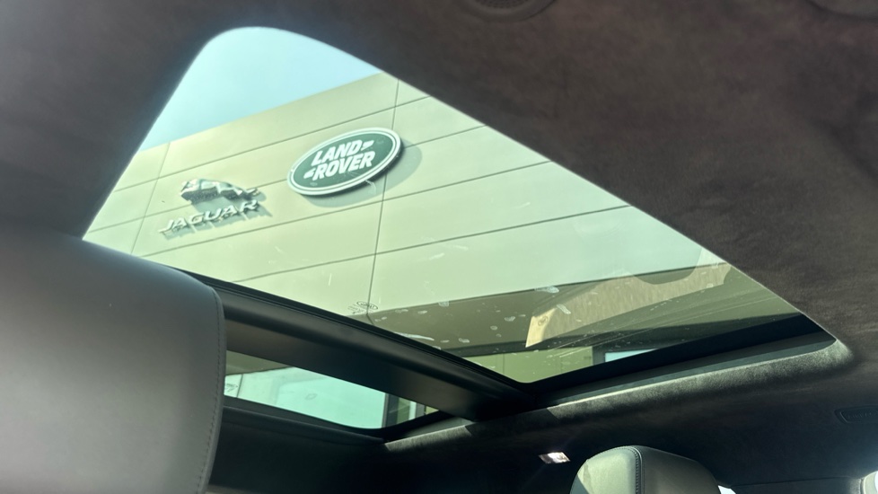 Land Rover Range Rover Evoque 1.5 P300e Autobiography 5dr Auto Hatchback - Image 20