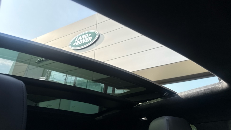 Land Rover Range Rover Evoque 1.5 P300e Autobiography 5dr Auto Hatchback - Image 32