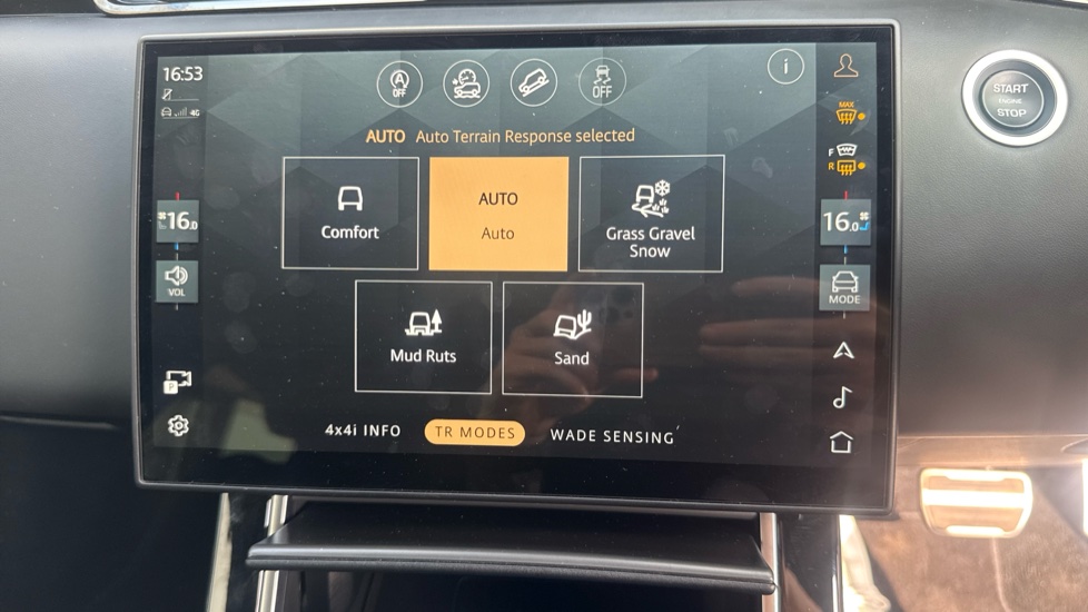 Land Rover Range Rover Evoque 1.5 P300e Autobiography 5dr Auto Hatchback - Image 37