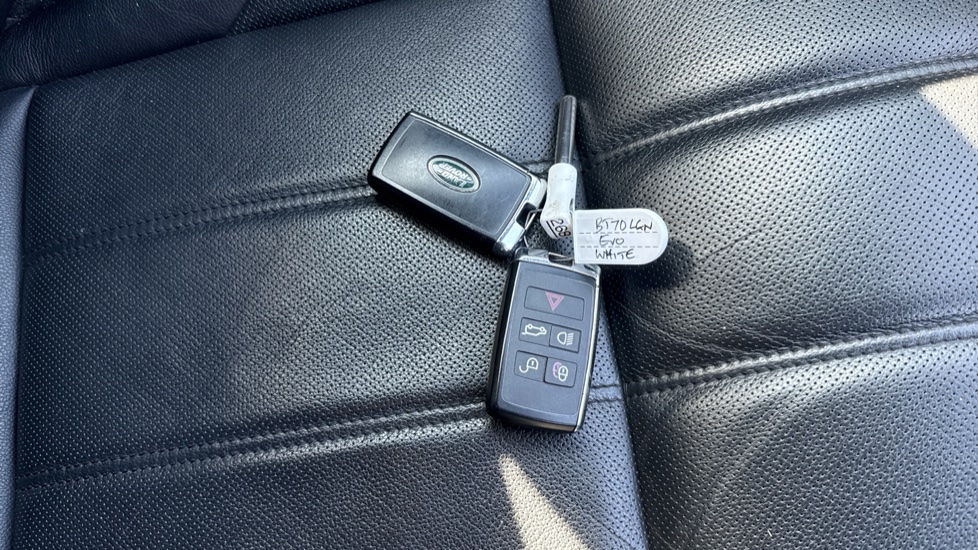 Land Rover Range Rover Evoque 1.5 P300e R-Dynamic S 5dr Auto Hatchback - Image 58