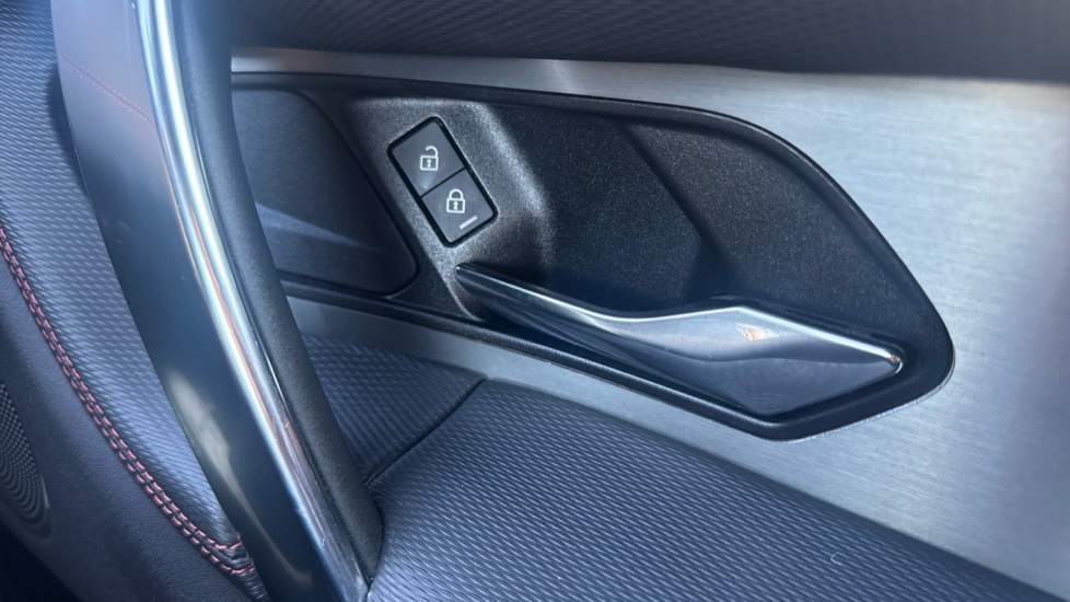 Land Rover Discovery Sport 2.0 D200 Urban Edition 5dr Auto [5 Seat] Diesel Station Wagon - Image 25