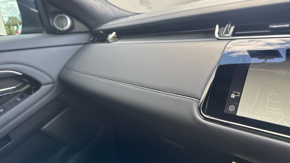 Land Rover Range Rover Evoque 2.0 D200 Autobiography 5dr Auto Diesel Hatchback - Image 21