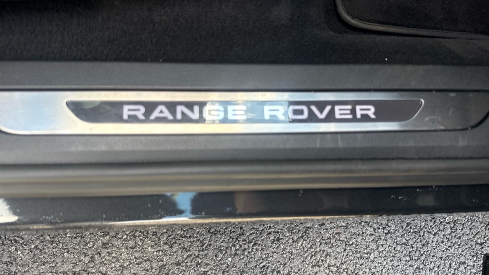 Land Rover Range Rover Evoque 2.0 D200 Autobiography 5dr Auto Diesel Hatchback - Image 26