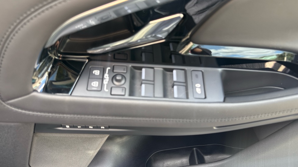 Land Rover Range Rover Evoque 2.0 D200 Autobiography 5dr Auto Diesel Hatchback - Image 27