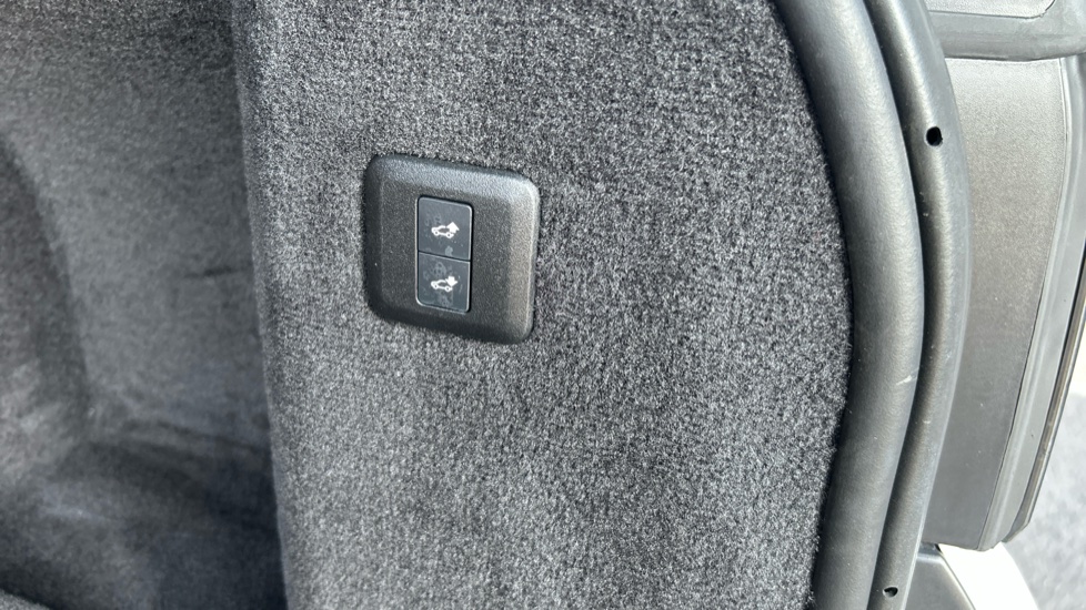 Land Rover Range Rover Sport 2.0 P400e Autobiography Dynamic 5dr Auto Estate - Image 31