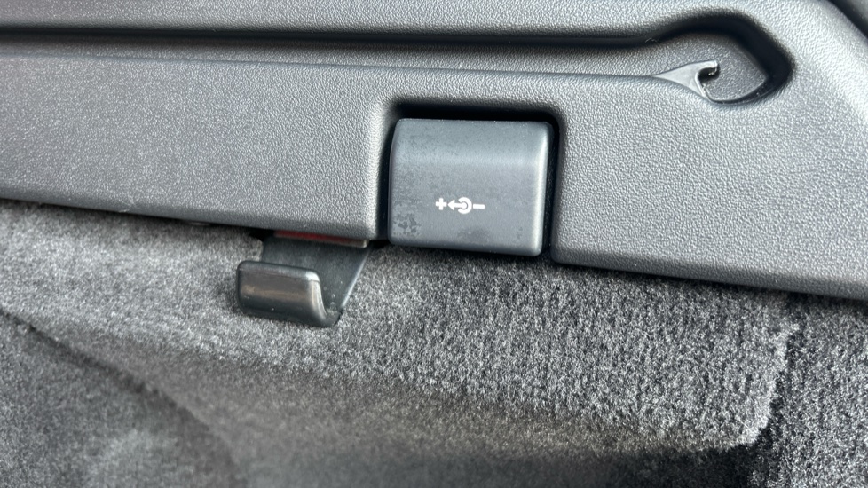 Land Rover Range Rover Sport 2.0 P400e Autobiography Dynamic 5dr Auto Estate - Image 32