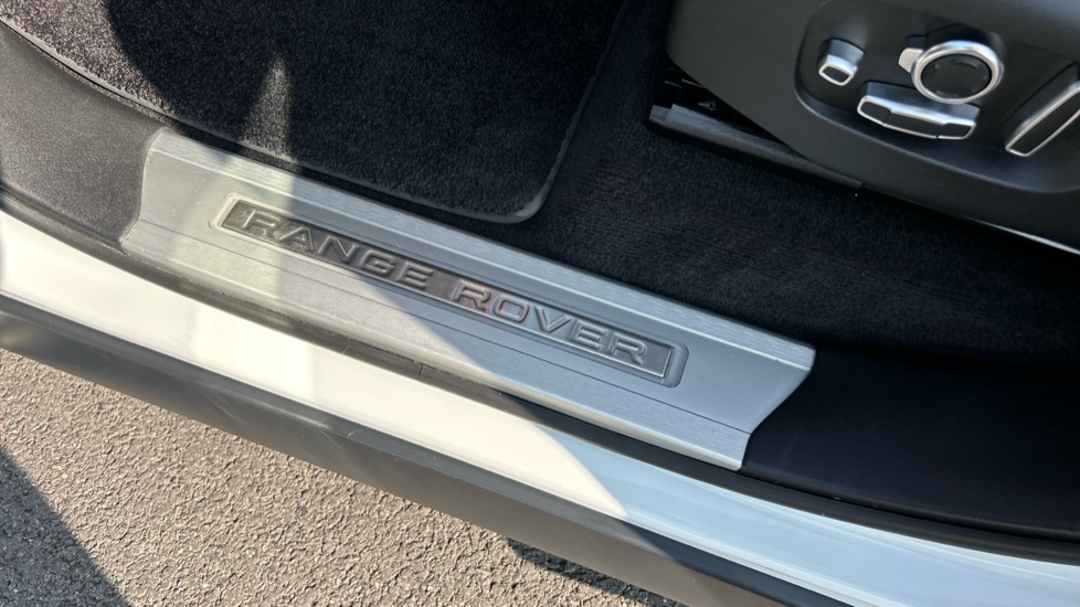 Land Rover Range Rover Sport 2.0 P400e Autobiography Dynamic 5dr Auto Estate - Image 42