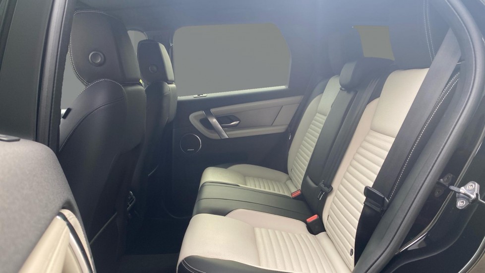 Land Rover Discovery Sport 1.5 P270e Dynamic SE 5dr Auto [5 Seat] Station Wagon - Image 4