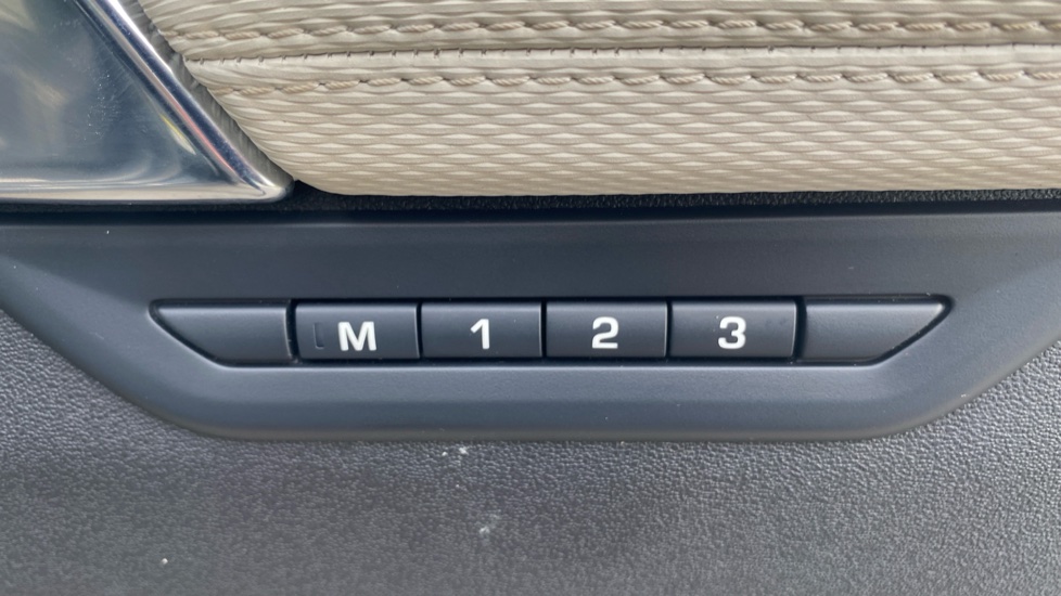 Land Rover Discovery Sport 1.5 P270e Dynamic SE 5dr Auto [5 Seat] Station Wagon - Image 25