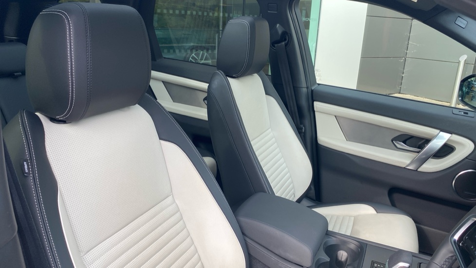 Land Rover Discovery Sport 1.5 P270e Dynamic SE 5dr Auto [5 Seat] Station Wagon - Image 28