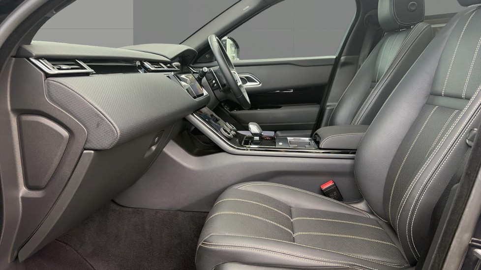 Land Rover Range Rover Velar 3.0 D300 MHEV R-Dynamic SE 5dr Auto Diesel Estate - Image 3