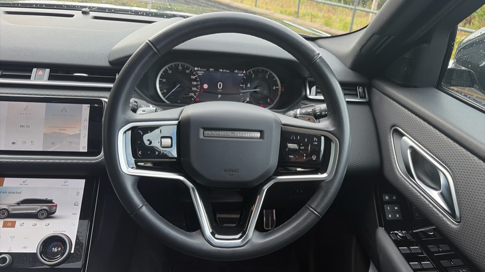 Land Rover Range Rover Velar 3.0 D300 MHEV R-Dynamic SE 5dr Auto Diesel Estate - Image 15
