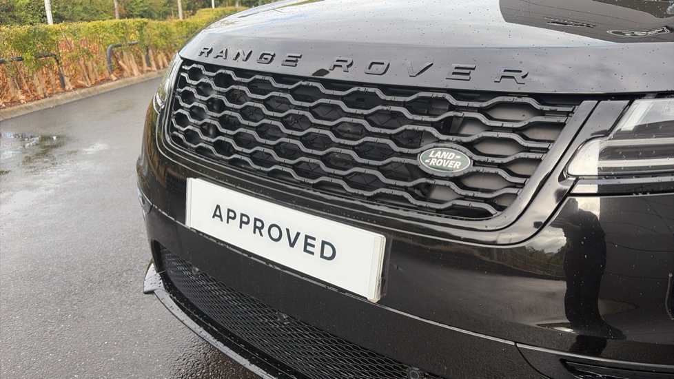 Land Rover Range Rover Velar 3.0 D300 MHEV R-Dynamic SE 5dr Auto Diesel Estate - Image 23