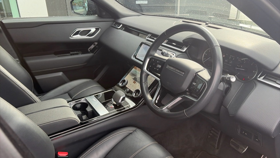Land Rover Range Rover Velar 3.0 D300 MHEV R-Dynamic SE 5dr Auto Diesel Estate - Image 28