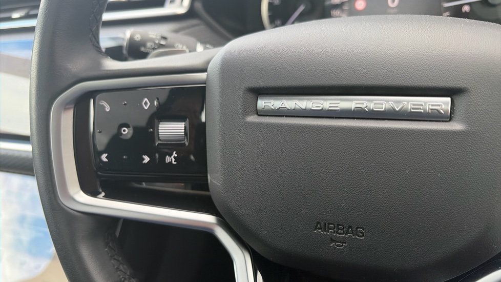 Land Rover Range Rover Velar 3.0 D300 MHEV R-Dynamic SE 5dr Auto Diesel Estate - Image 50