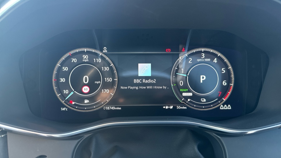 Jaguar F-Pace 2.0 P400e R-Dynamic Black 5dr Auto AWD Estate - Image 16