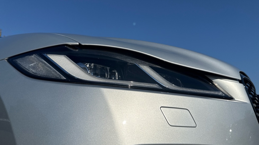 Jaguar F-Pace 2.0 P400e R-Dynamic Black 5dr Auto AWD Estate - Image 17