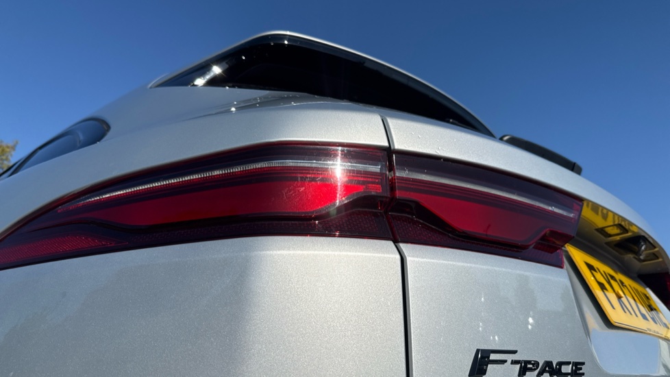 Jaguar F-Pace 2.0 P400e R-Dynamic Black 5dr Auto AWD Estate - Image 19